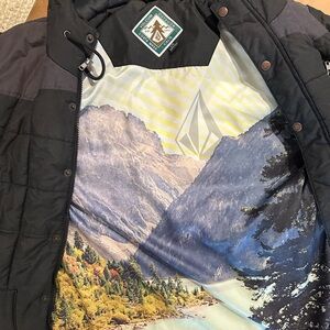 Volcom men’s snowboard puffer jacket